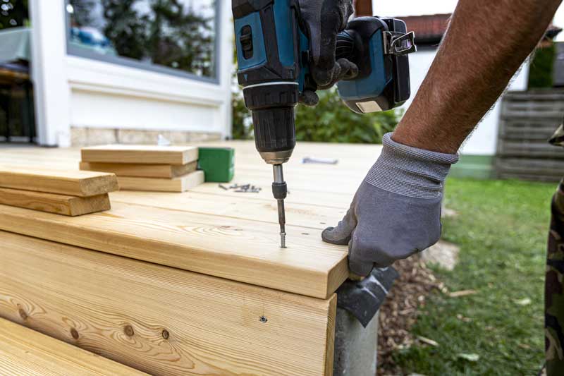 Terrassenbau mit Lärchenholz