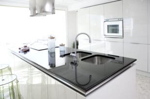 corian-hochglanz-arbeitsplatte