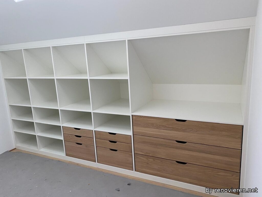 eibauschrank mit schraege